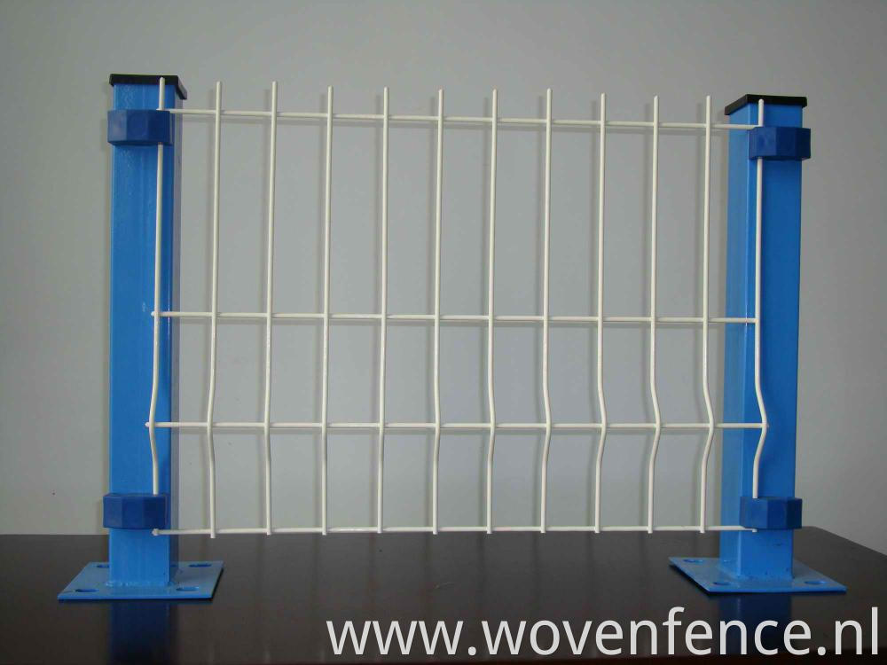 welded wire mesh fence